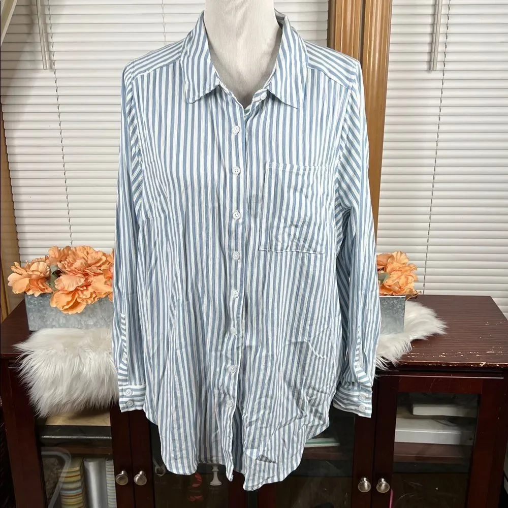 Torrid Lizzie Button-Up Long Sleeve Shirt Size 2 - Picture 2 of 10